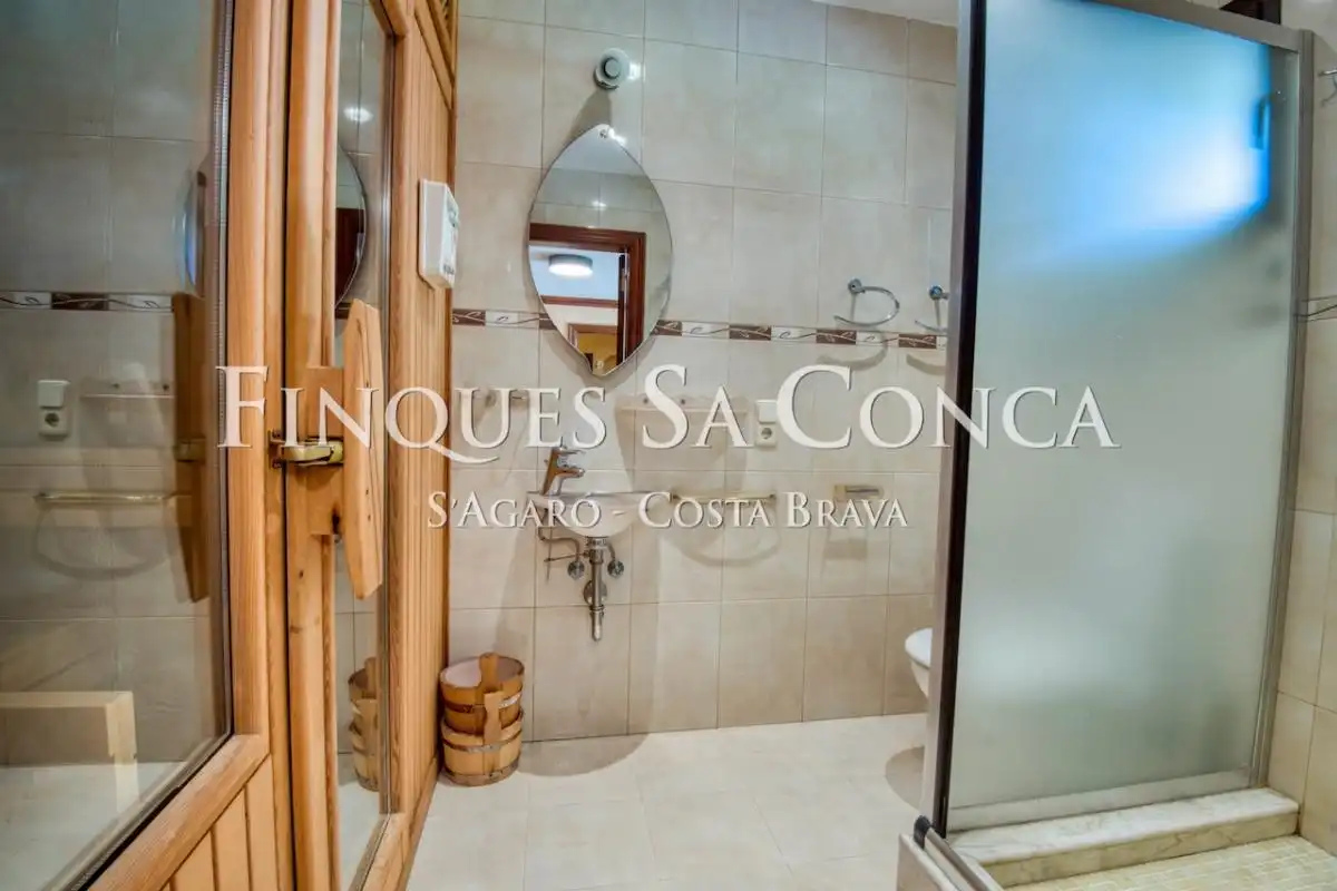 Baño de Casa o chalet en venta en Castell d'Aro, Platja d'Aro i s'Agaró con Aire acondicionado, Calefacción y Piscina