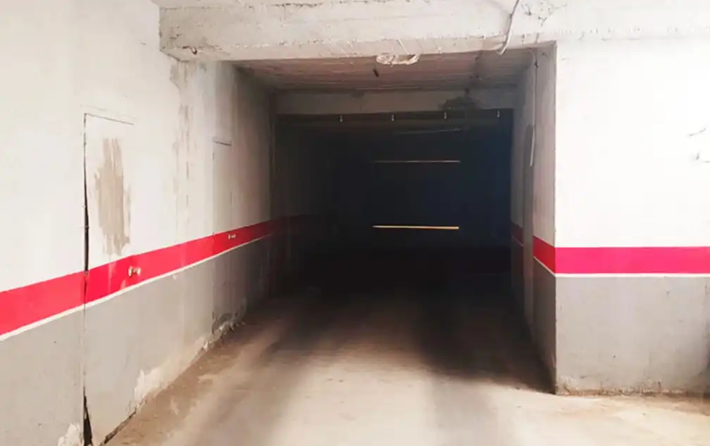 Parkplatz von Garage zum Verkauf in Brihuega