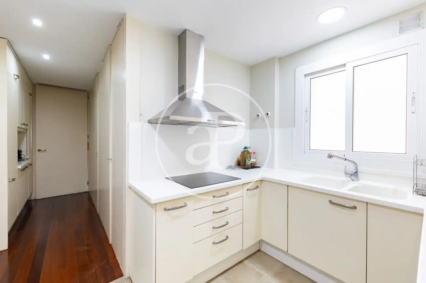 Cocina de Piso en venta en Barcelona con Aire acondicionado y Calefacción