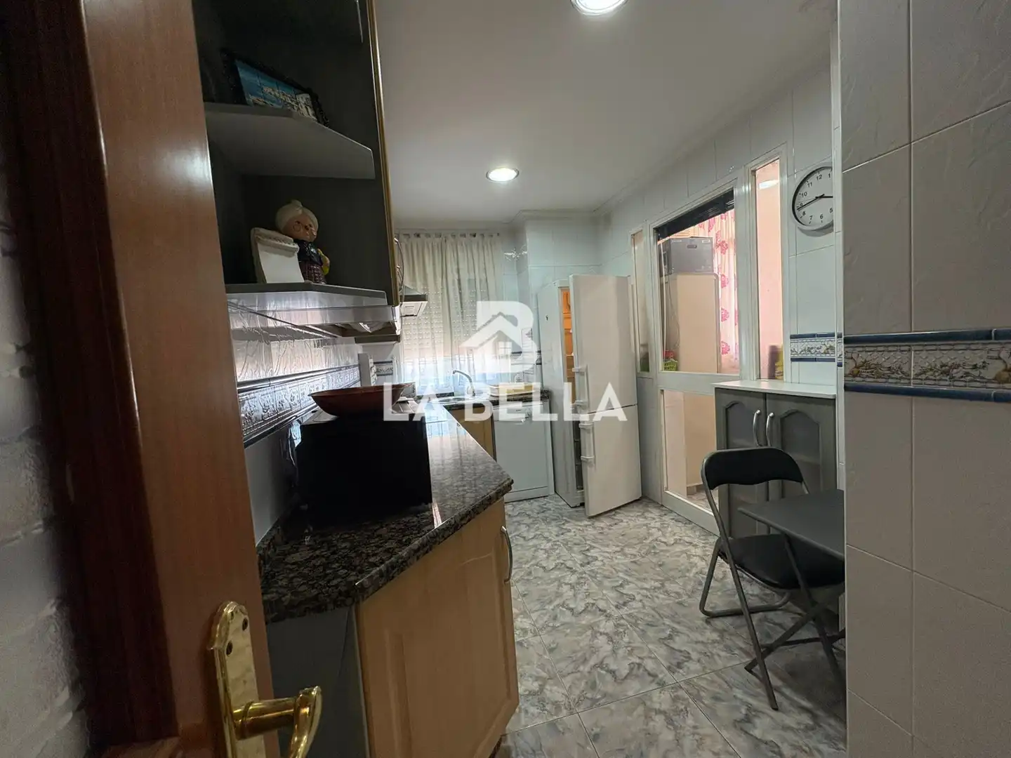 Cuina de Pis en venda en Sevilla amb Moblat i Balcó
