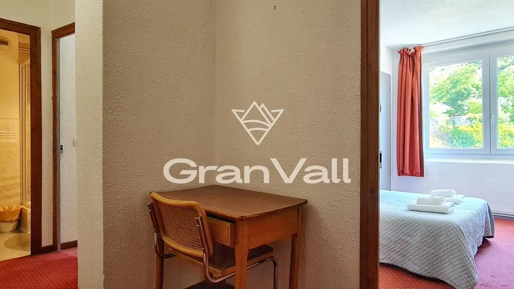 Habitación de Edificio en venta en Latour - de - Carol