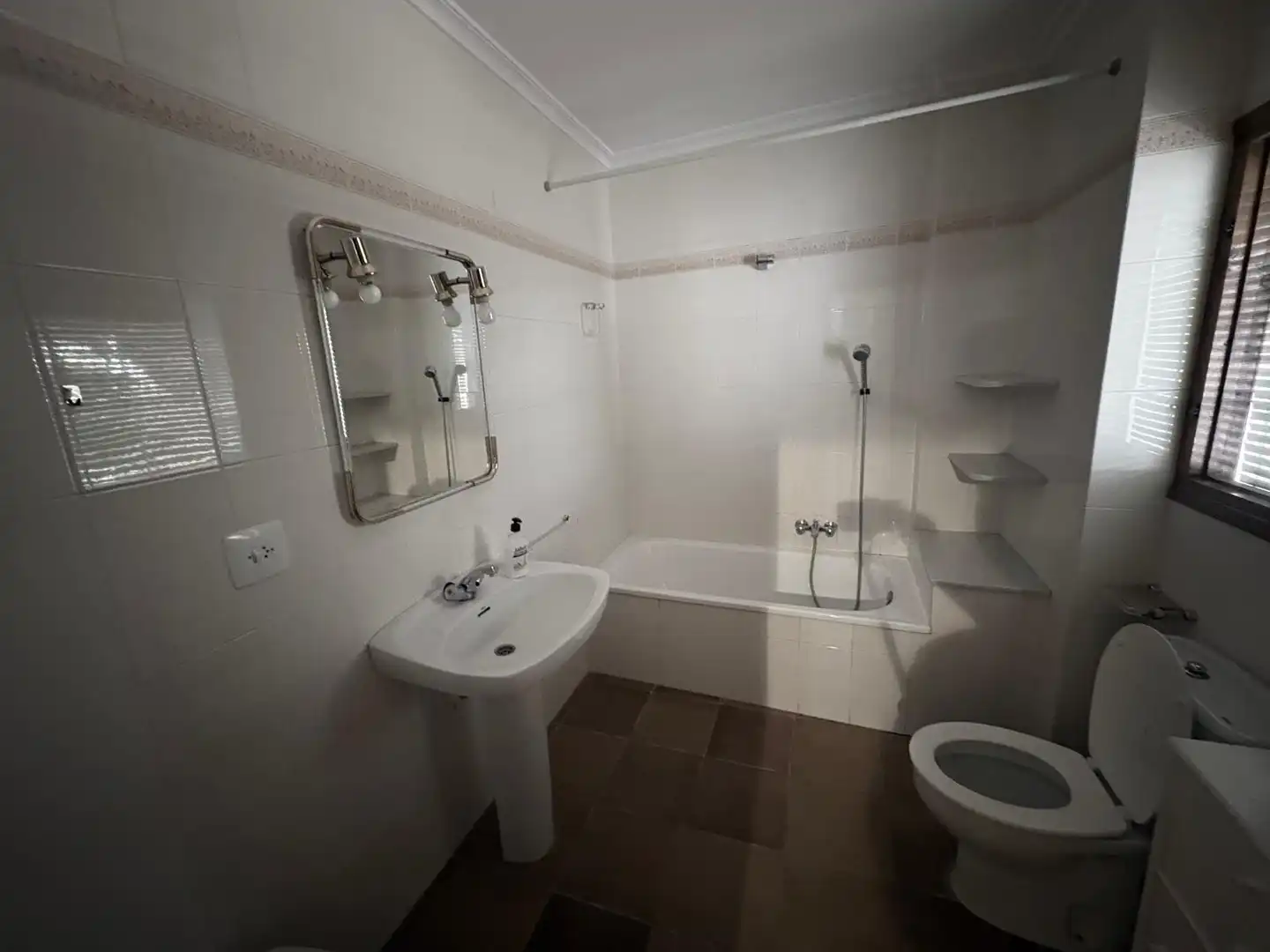 Bathroom of Houses for sale in Ayora  with Heating