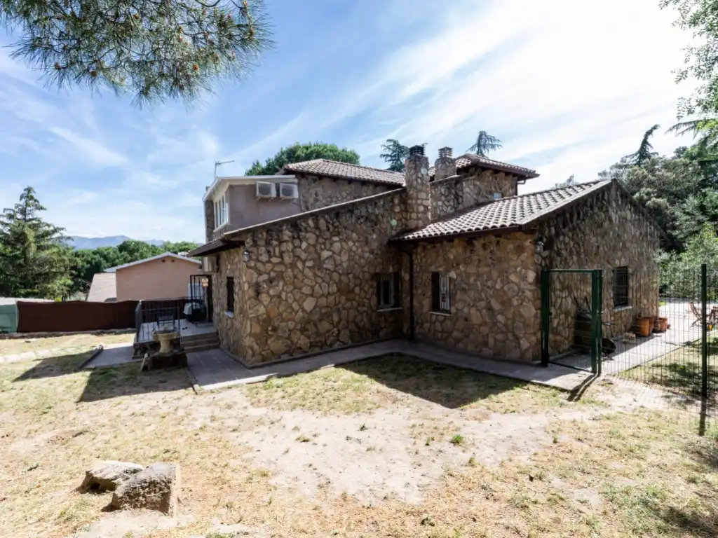 Vista exterior de Casa o chalet en venta en Galapagar con Jardín privado, Terraza y Trastero