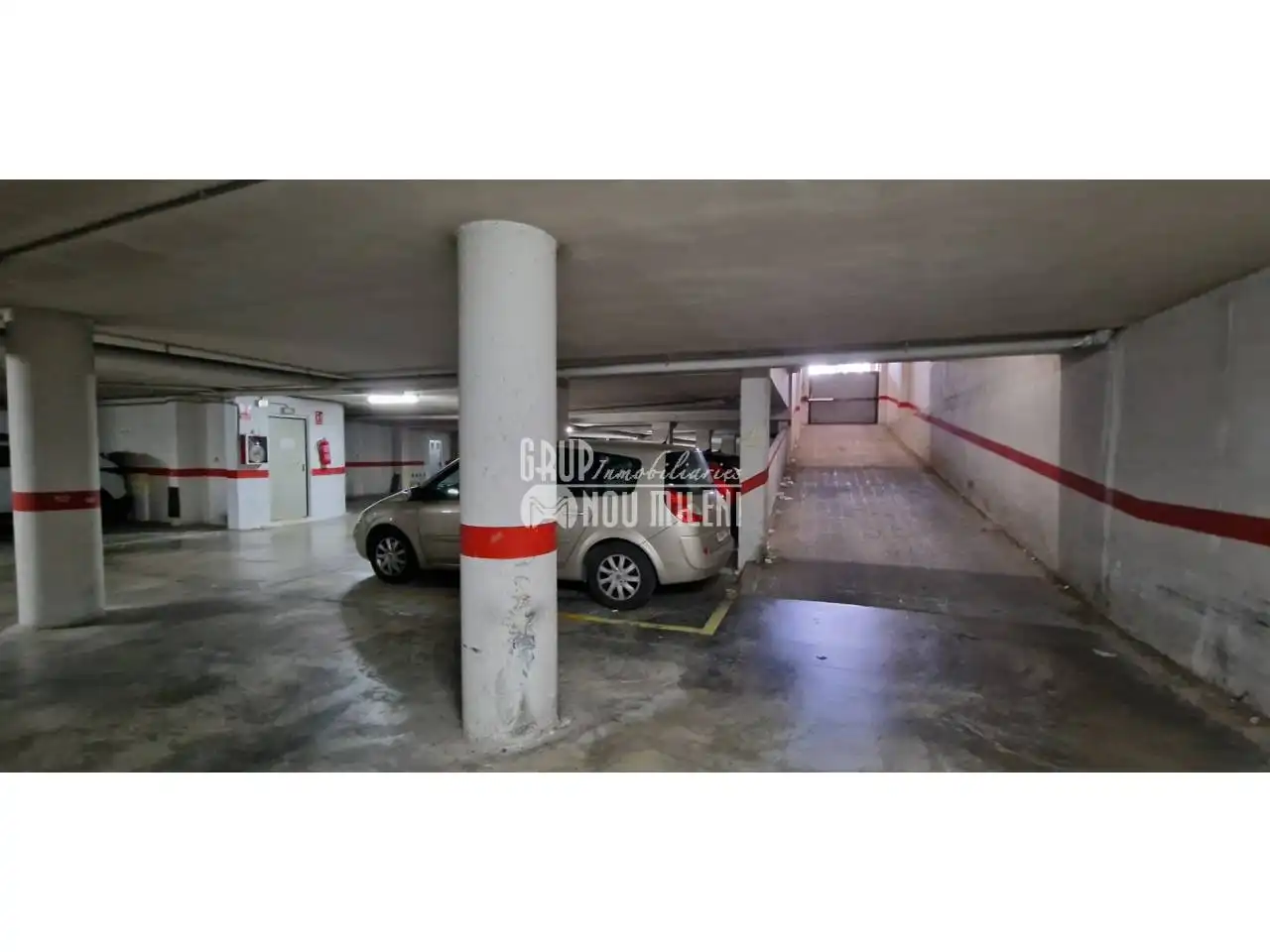 Parking of Flat for sale in Albal  with Air Conditioner, Heating and Furnished