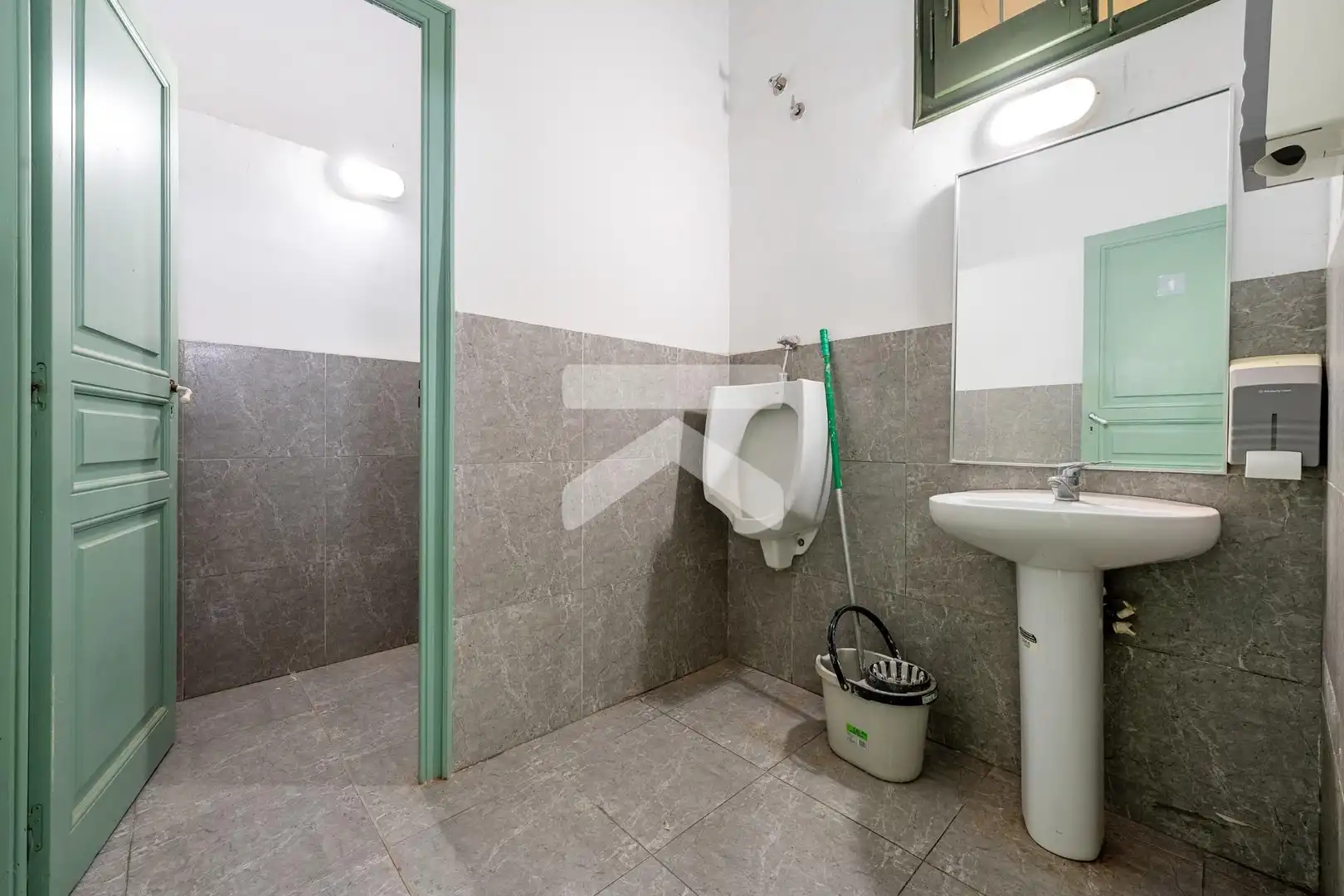Bathroom of Buildings for sale in Tortosa