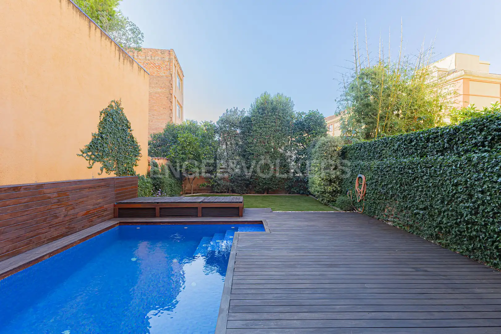 Swimming pool of Houses for rent in Barcelona  with Air Conditioner, Heating and Private garden