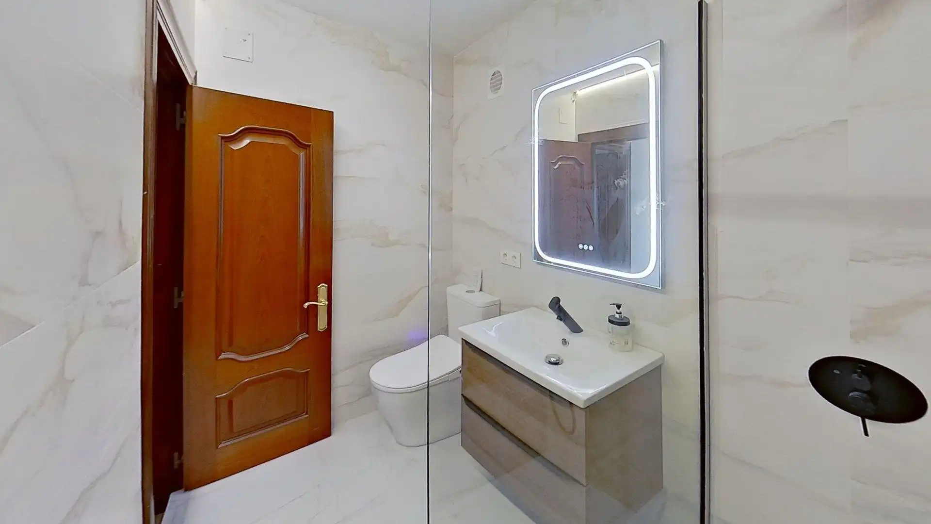 Bathroom of Flat for sale in Gijón 