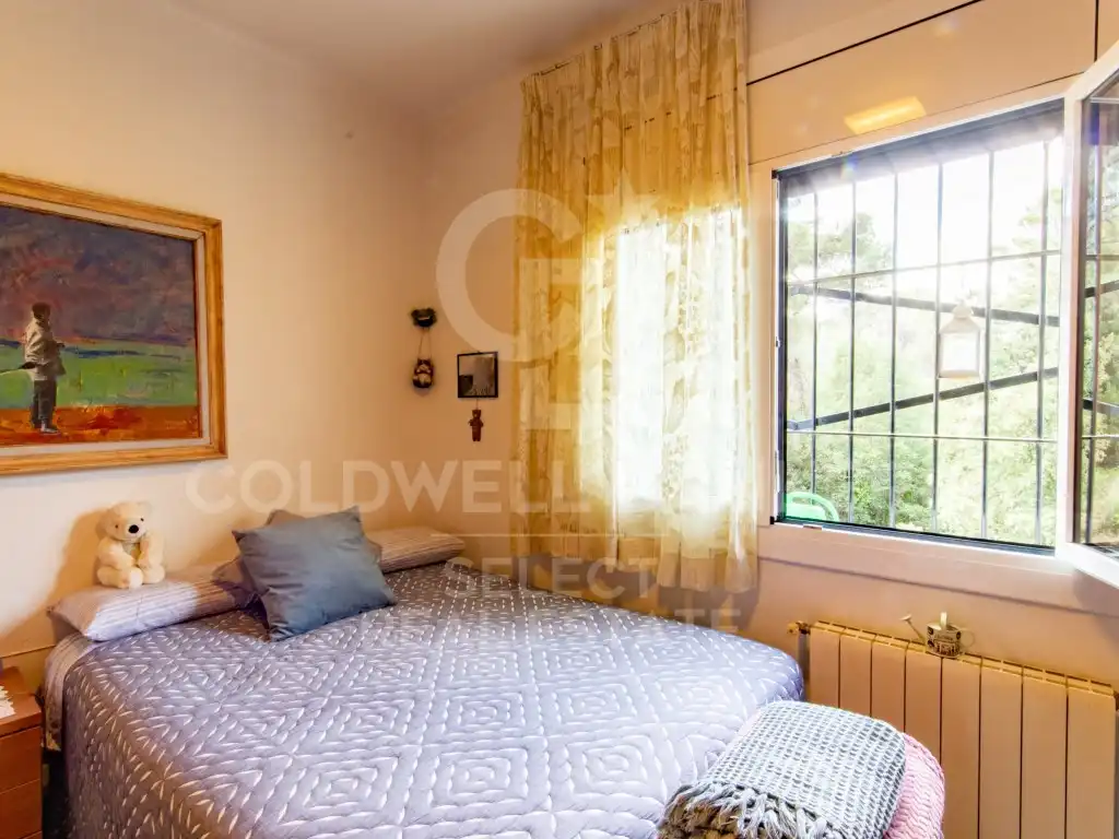 Dormitori de Casa o xalet en venda en Sant Cugat del Vallès