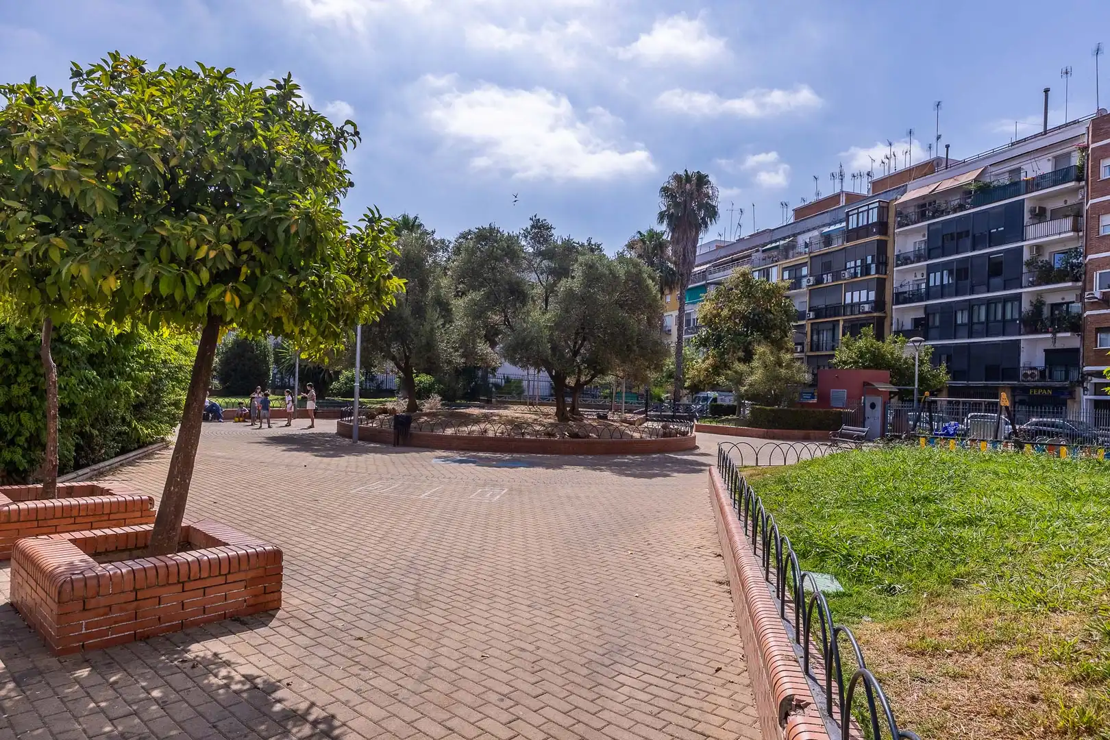 Exterior view of Duplexes for rent in Sevilla  with Air Conditioner, Heating and Terrace