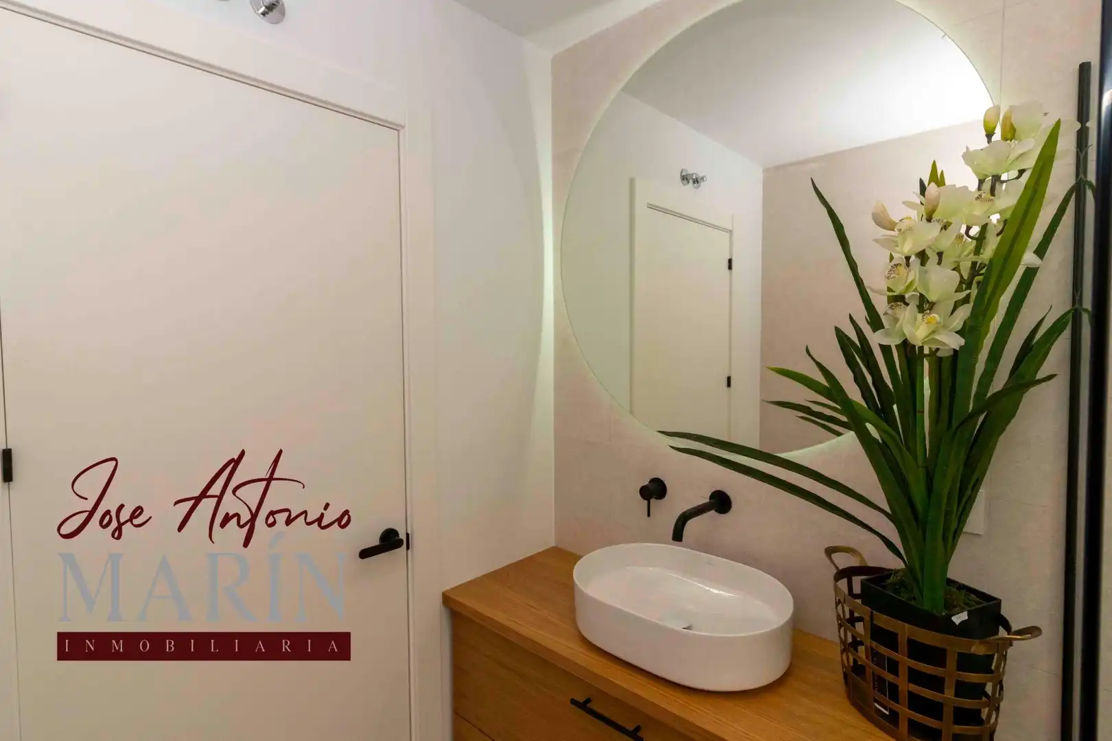 Bany de Apartament en venda en Badajoz amb Aire condicionat