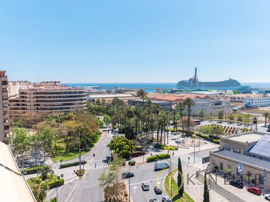 Vista exterior de Àtic en venda en Alicante / Alacant amb Aire condicionat, Jardí privat i Terrassa
