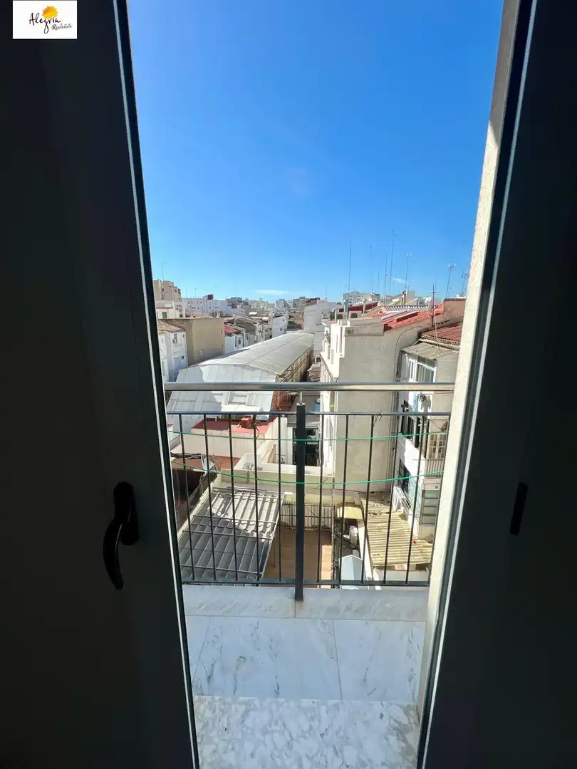 Außenansicht von Maisonette zum Verkauf in Valencia mit Klimaanlage, Heizung und Terrasse