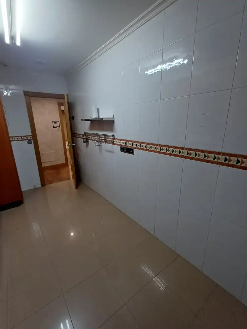 Küche von Wohnung zum Verkauf in A Coruña Capital  mit Heizung, Abstellraum und Haustechnik