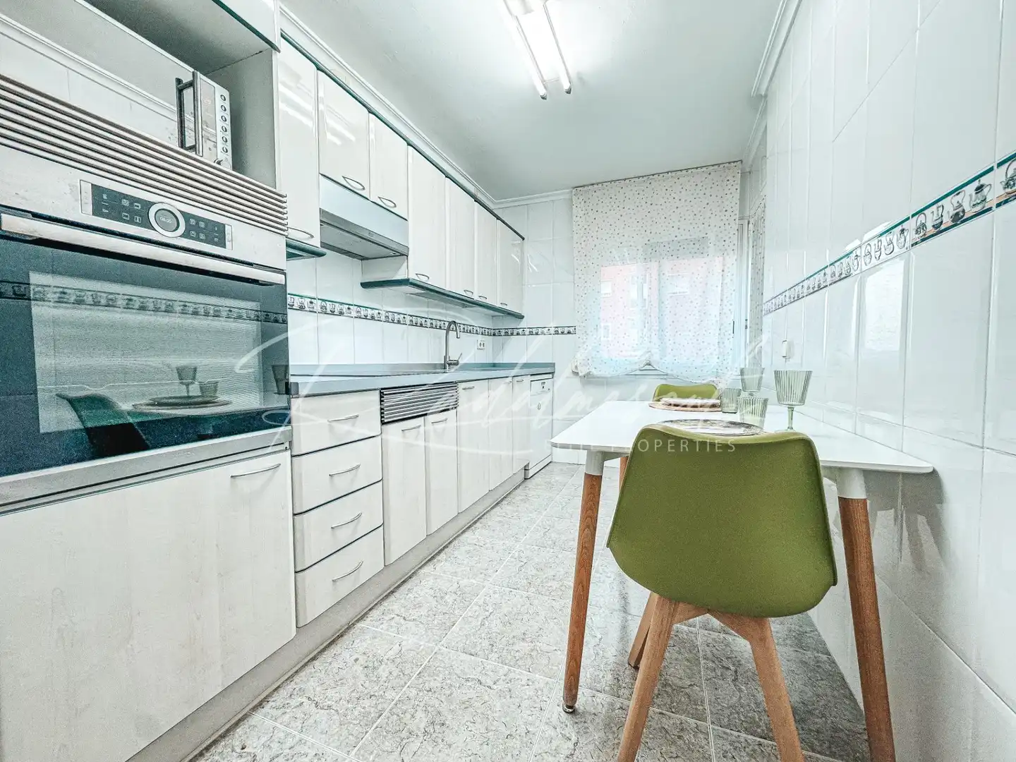 Küche von Wohnung zum Verkauf in Tarragona mit Klimaanlage, Heizung und Terrasse