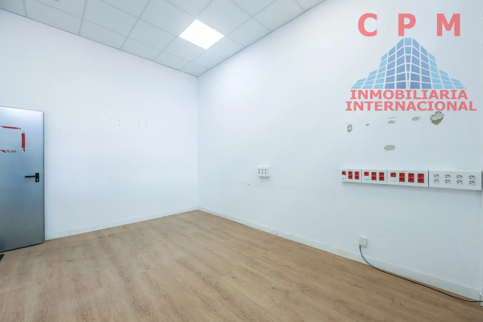 Nave industrial en venta en Madrid con Calefacción y Alarma