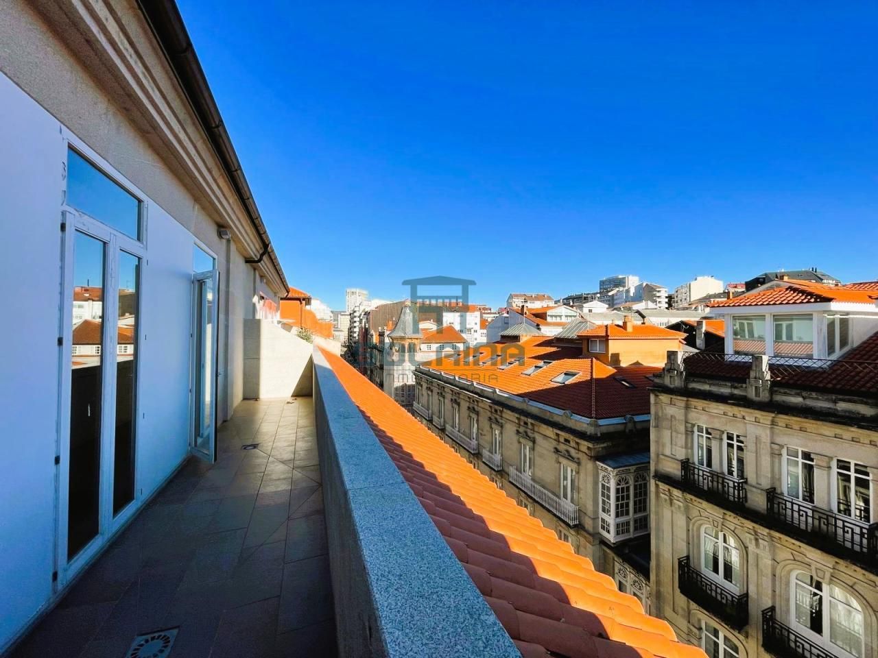 Vista exterior de Àtic de lloguer en Ourense Capital  amb Calefacció, Terrassa i Traster