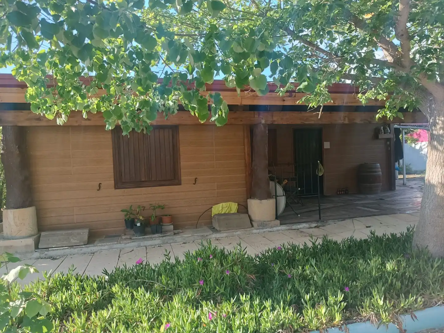 Vista exterior de Casa o xalet en venda en El Burgo de Ebro amb Jardí privat i Traster