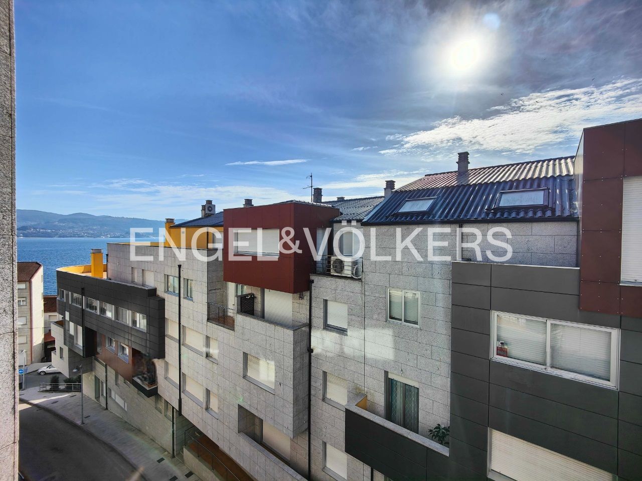 Vista exterior de Apartament en venda en Poio amb Calefacció, Terrassa i Traster