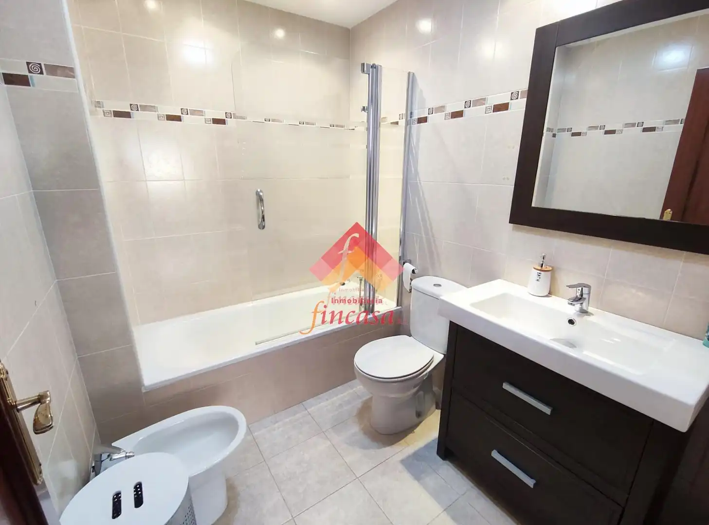 Badezimmer von Wohnung zur Miete in Ronda mit Heizung und Möbliert