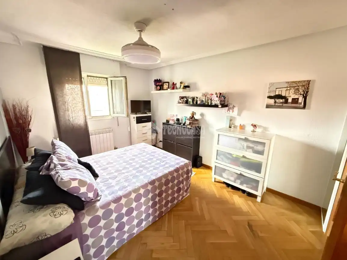 Habitación de Piso en venta en Madrid con Calefacción y Amueblado