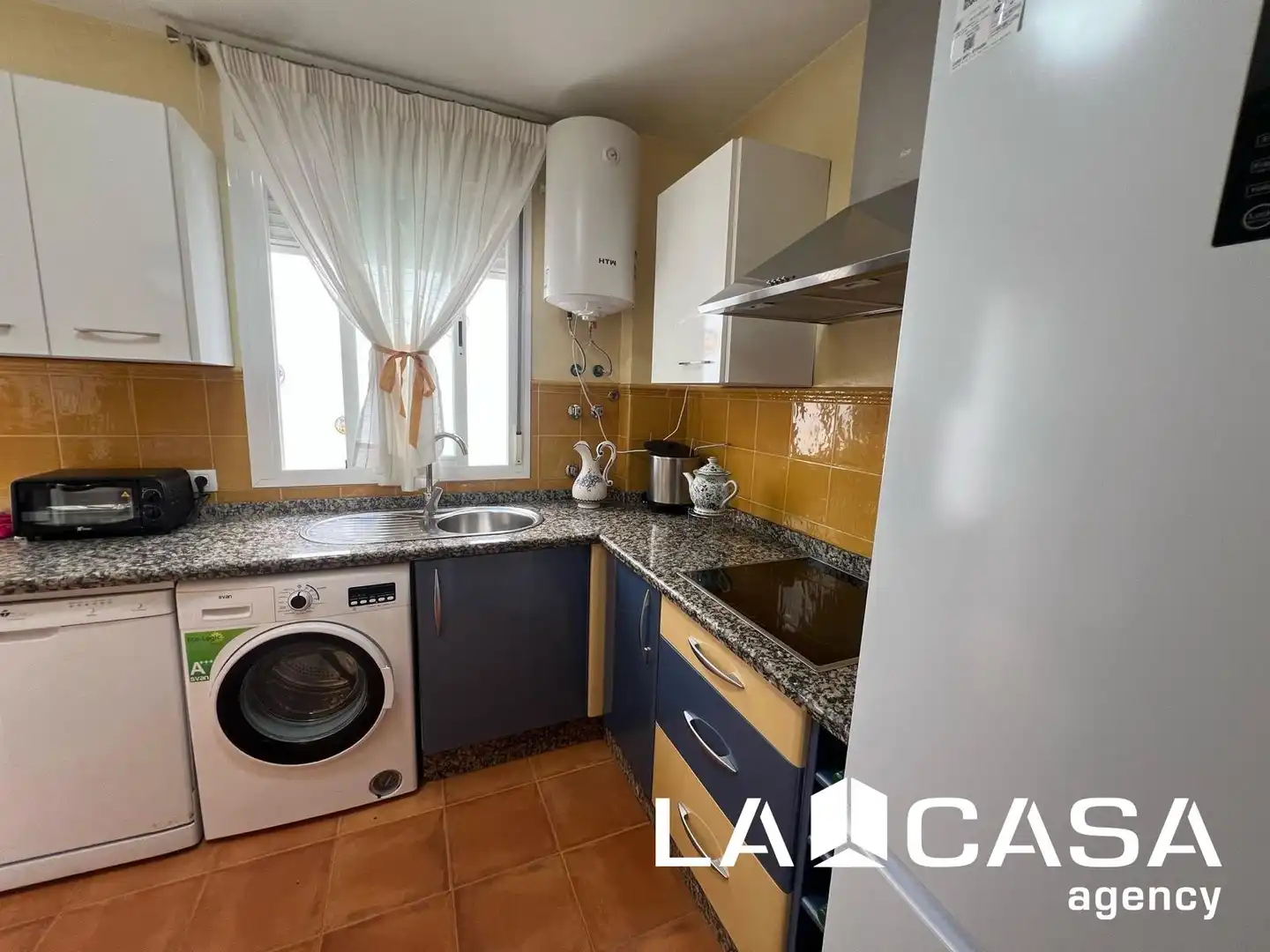 Cocina de Planta baja en venta en Dos Hermanas con Aire acondicionado y Terraza