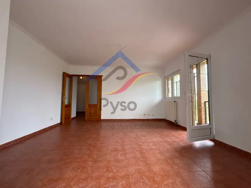 Sala d'estar de Àtic en venda en Ruiloba amb Calefacció, Jardí privat i Balcó