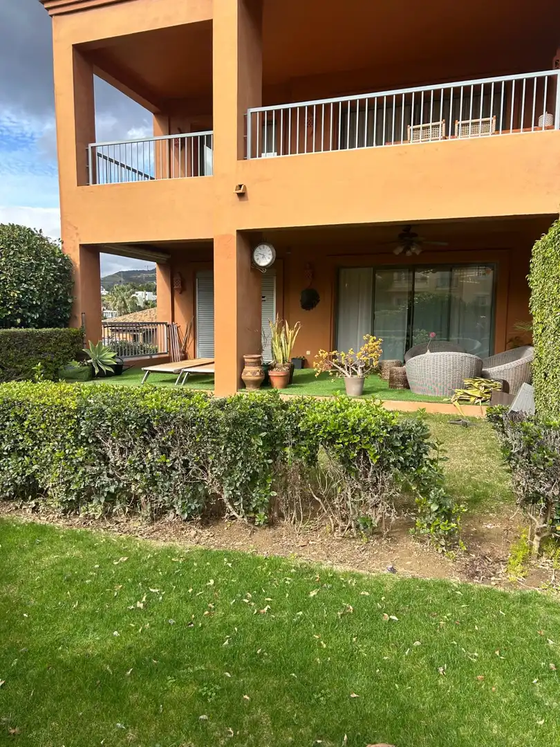 Terraza de Casa adosada en venta en Estepona con Aire acondicionado, Jardín privado y Amueblado