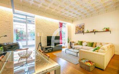 Living room of Flat for sale in  Barcelona Capital  with Heating, Parquet flooring and Terrace