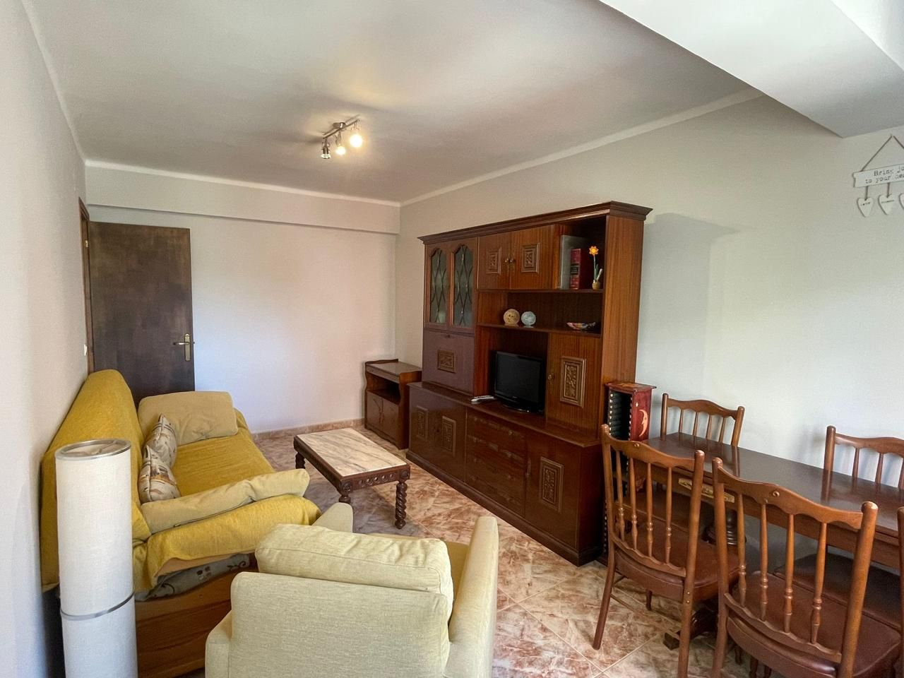Living room of Flat for sale in  Zaragoza Capital  with Heating, Terrace and Furnished