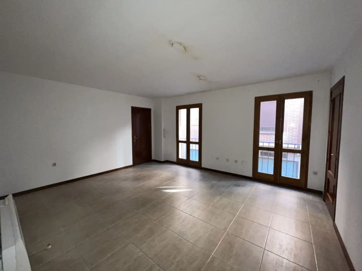 Wohnzimmer von Büro zur Miete in Benavente