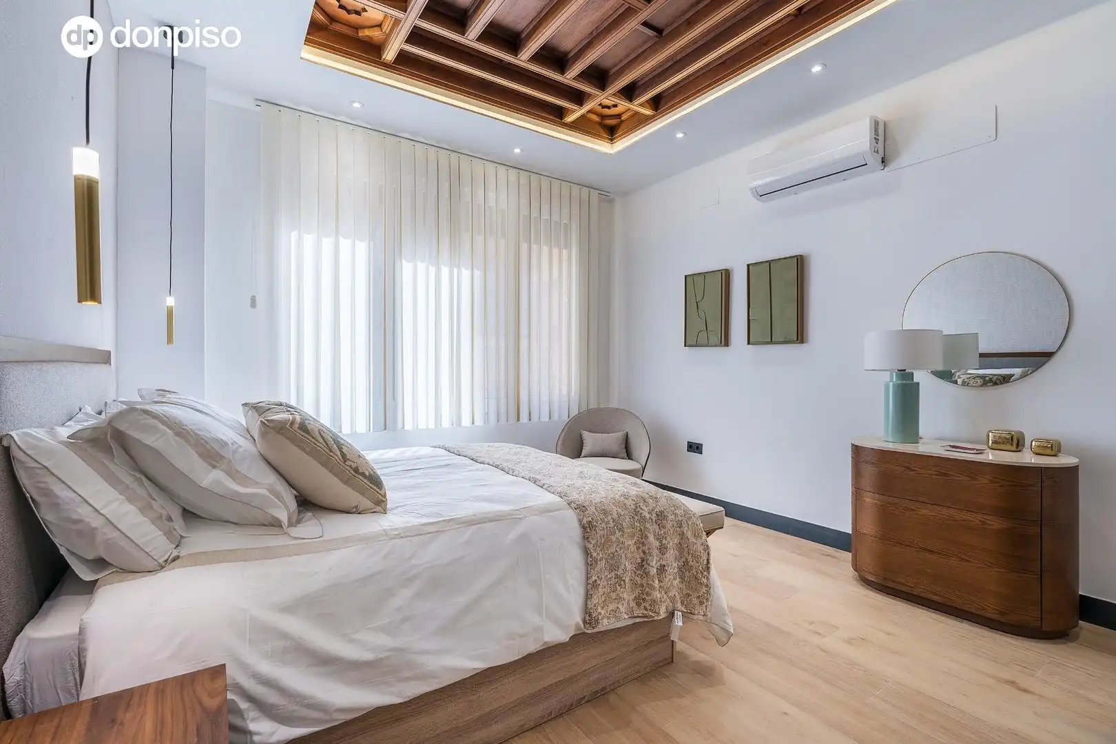 Dormitori de Planta baixa en venda en Granada amb Moblat i Piscina comunitària