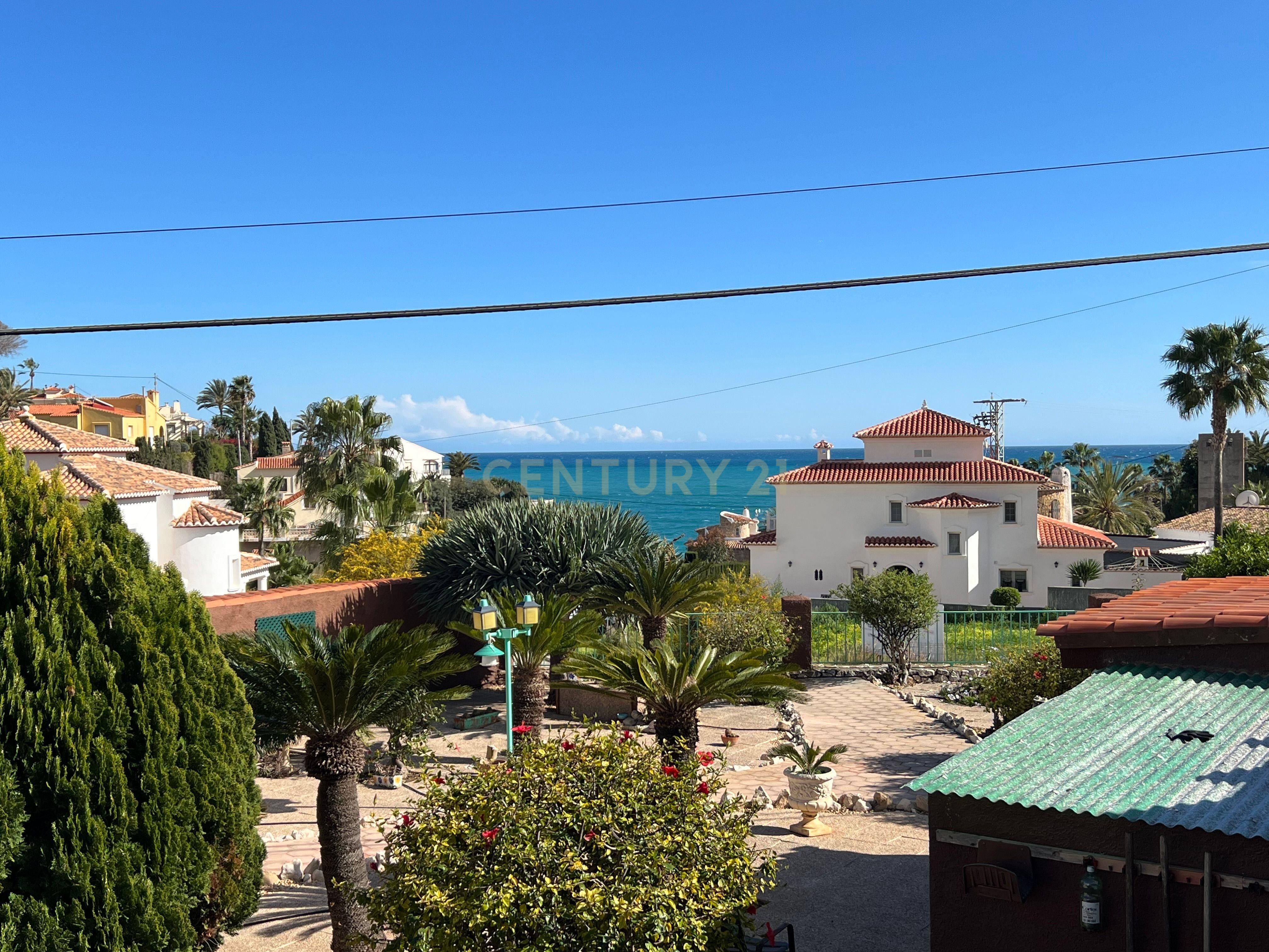 Vista exterior de Apartament en venda en Calpe / Calp amb Aire condicionat, Jardí privat i Traster