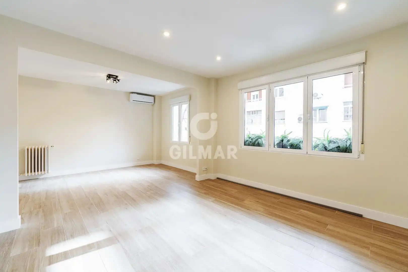 Habitación de Piso en venta en Madrid con Calefacción
