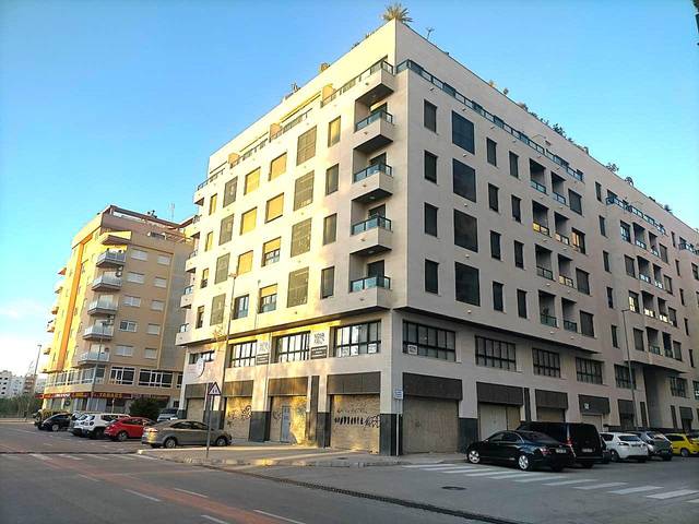 Local comercial en Alquiler en De Manuel Broseta en Oliva pueblo