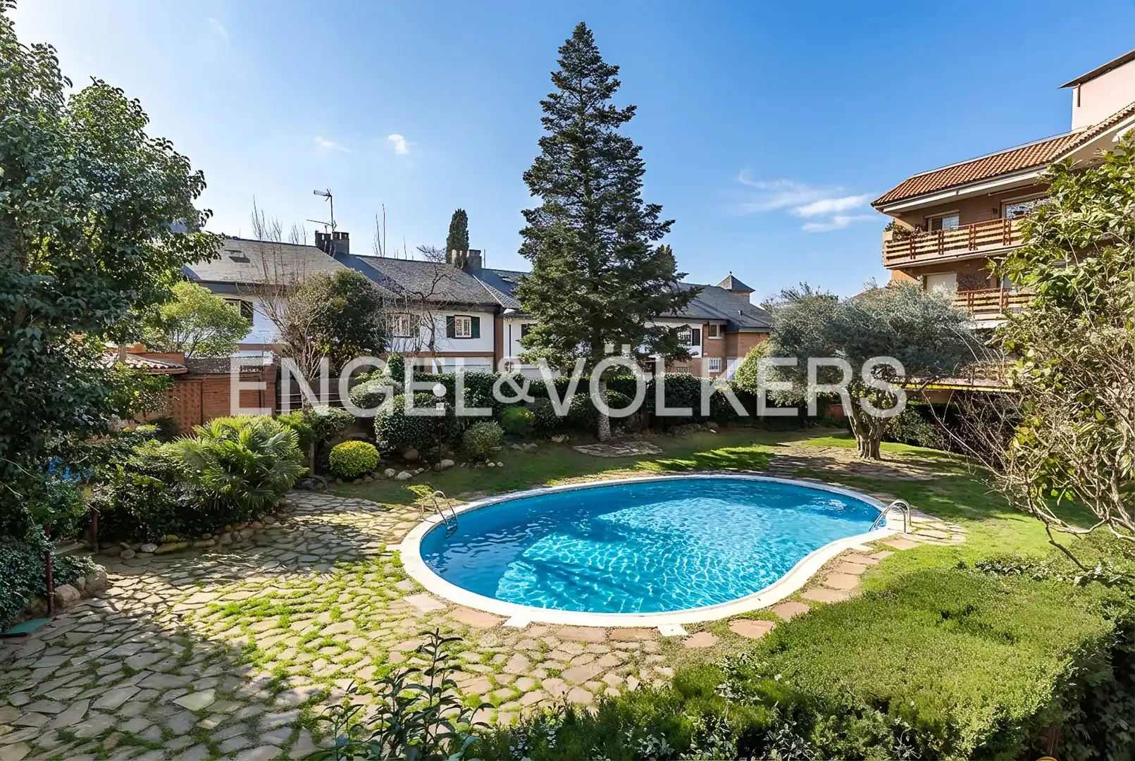 Piscina de Piso en venta en Sant Cugat del Vallès con Aire acondicionado, Calefacción y Jardín privado