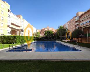 Swimming pool of Flat for sale in  Sevilla Capital  with Community pool