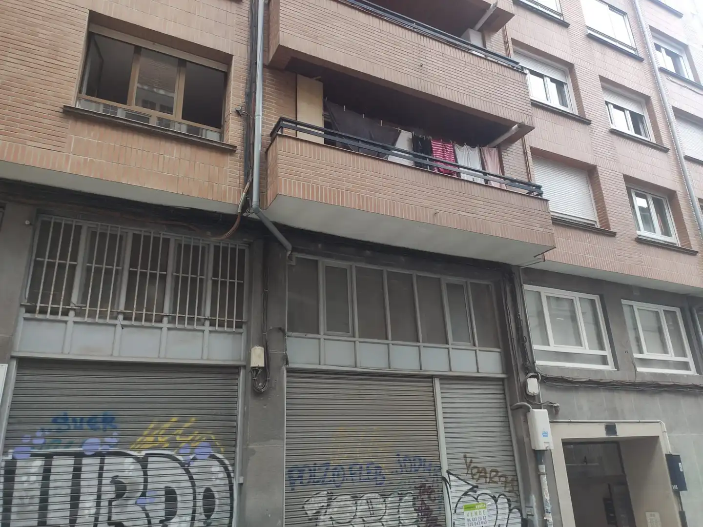 Vista exterior de Local en venda en Bilbao  amb Calefacció i Moblat