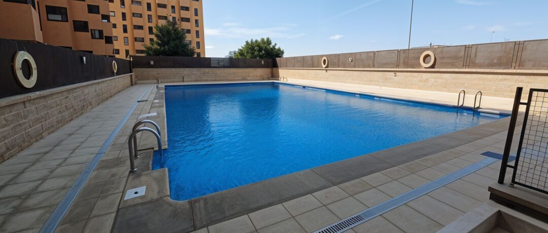Piscina de Piso de alquiler en  Madrid Capital con Aire acondicionado, Calefacción y Jardín privado