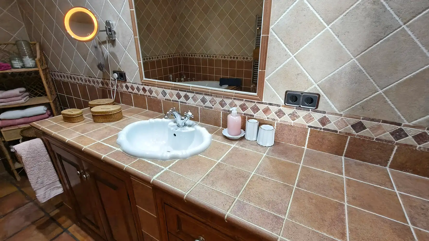 Bany de Finca rústica en venda en Finestrat amb Aire condicionat, Calefacció i Jardí privat