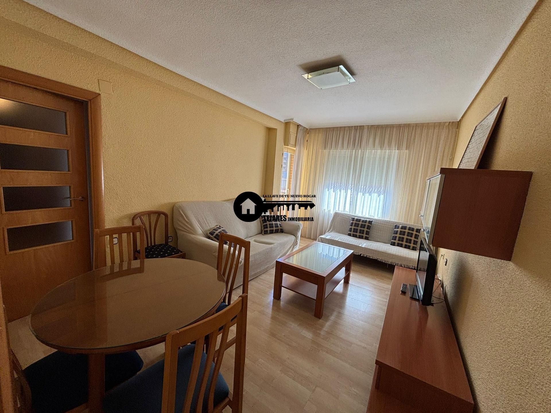 Living room of Flat to rent in  Albacete Capital  with Air Conditioner, Heating and Balcony