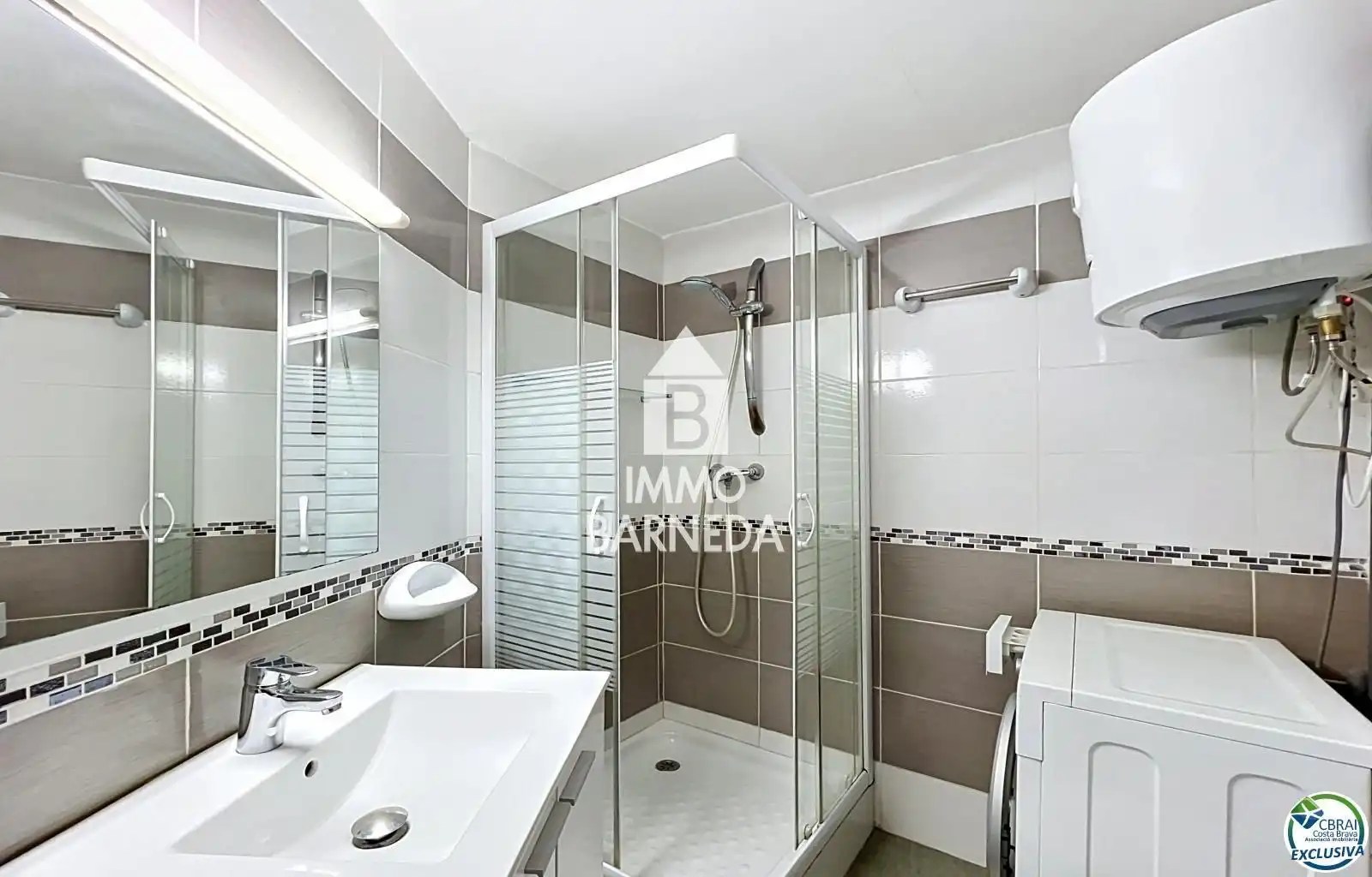 Bany de Pis en venda en Empuriabrava amb Aire condicionat, Calefacció i Terrassa