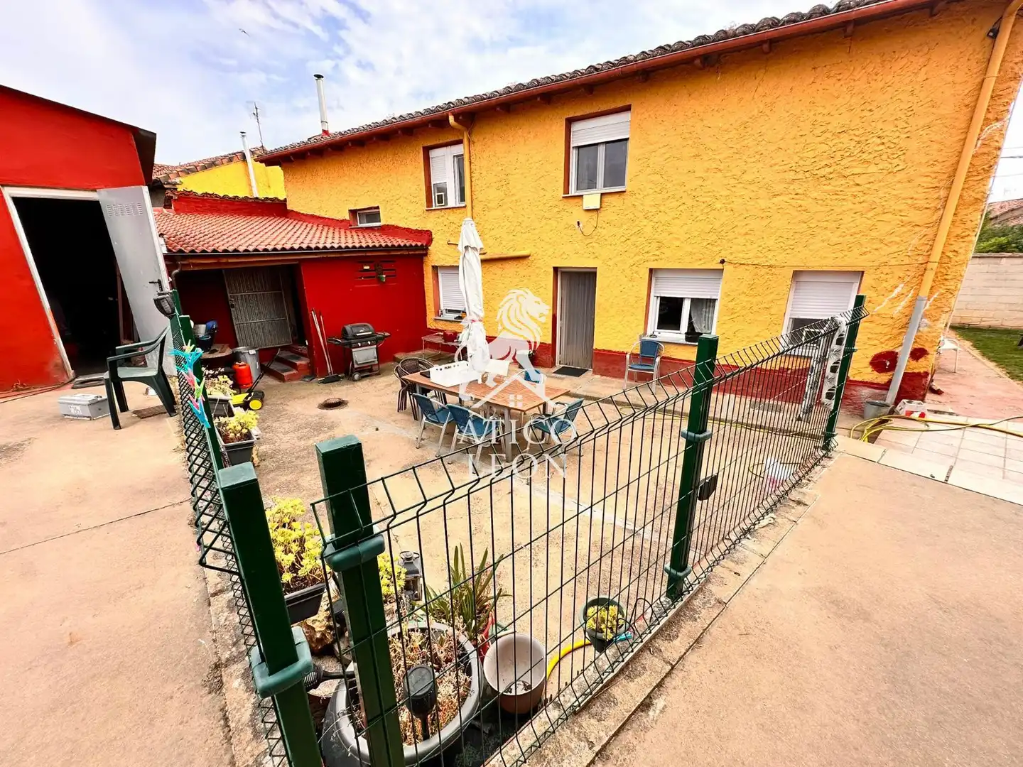 Exterior view of Houses for sale in Valdefresno  with Heating, Private garden and Storage room