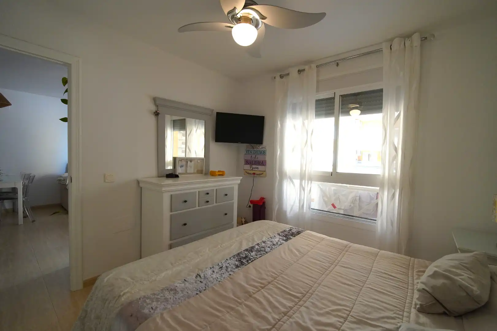 Habitación de Apartamento en venta en Roquetas de Mar con Terraza y Piscina comunitaria
