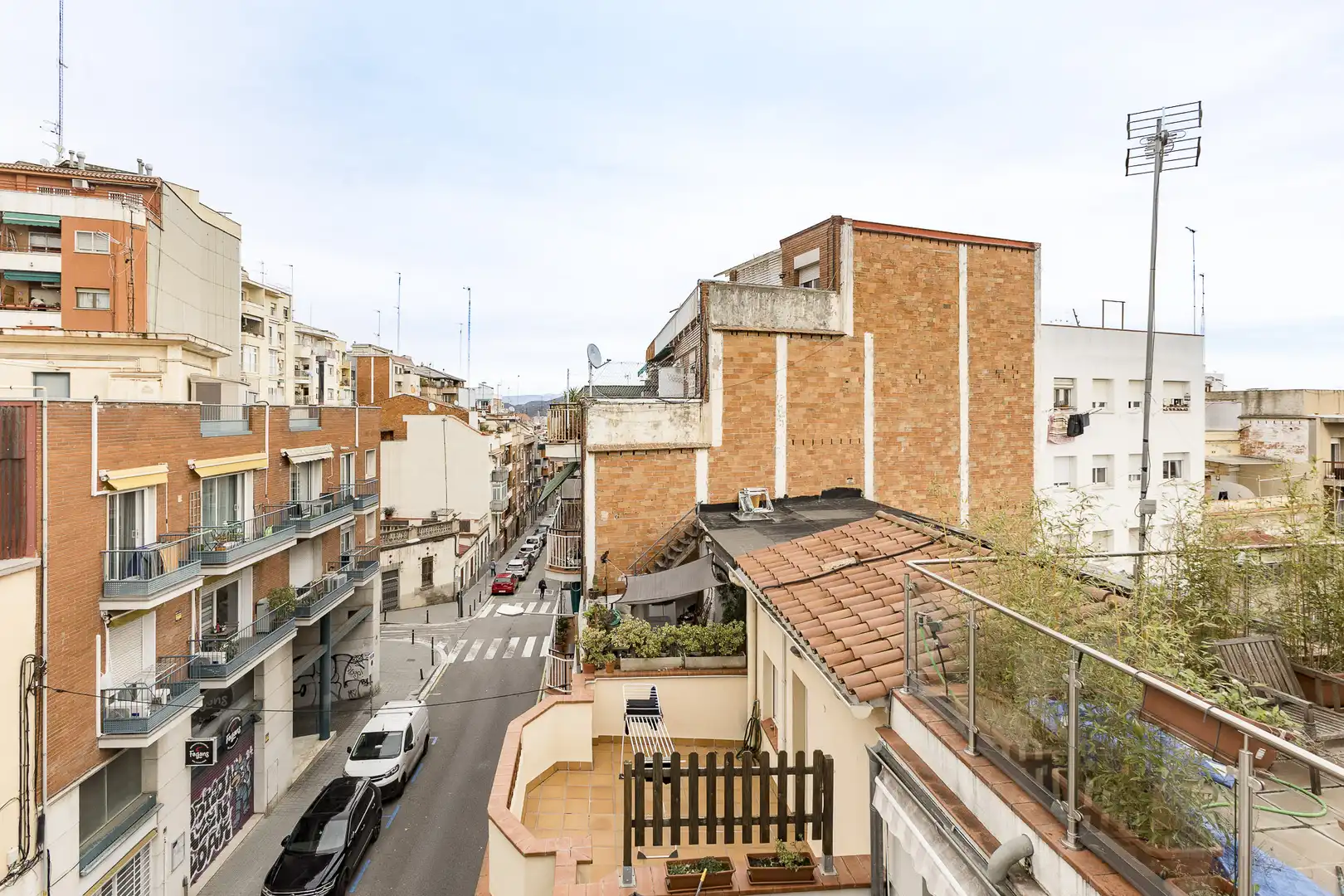 Vista exterior de Casa adosada en venta en Barcelona con Calefacción