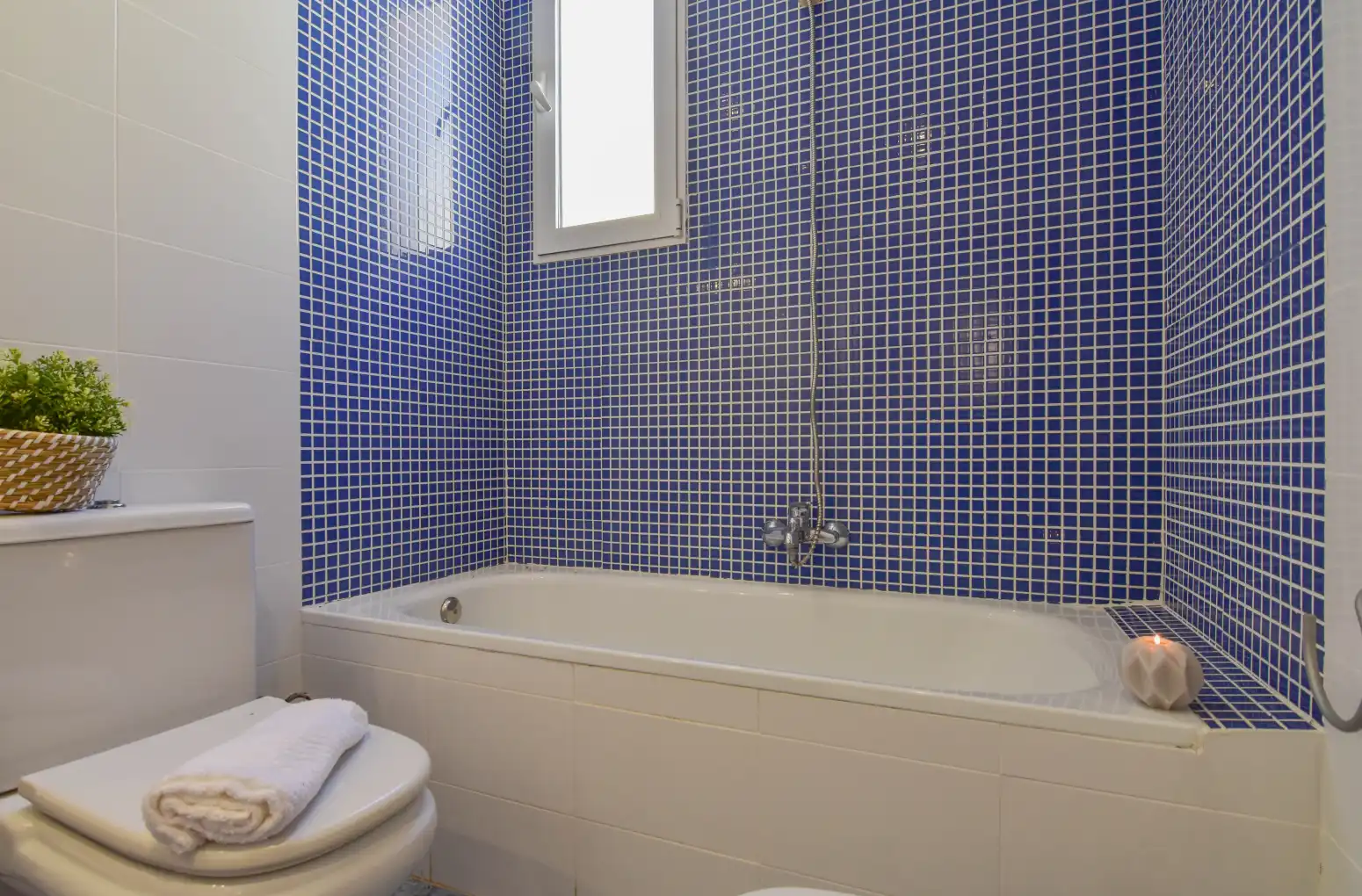 Bathroom of Detached homes for sale in Emperador  with Heating, Terrace and Balcony
