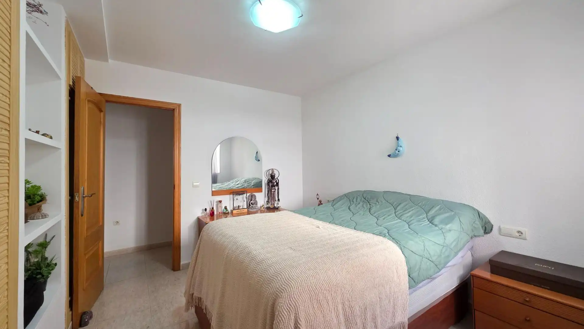 Schlafzimmer von Dachboden zum Verkauf in Gandia mit Klimaanlage, Terrasse und Abstellraum