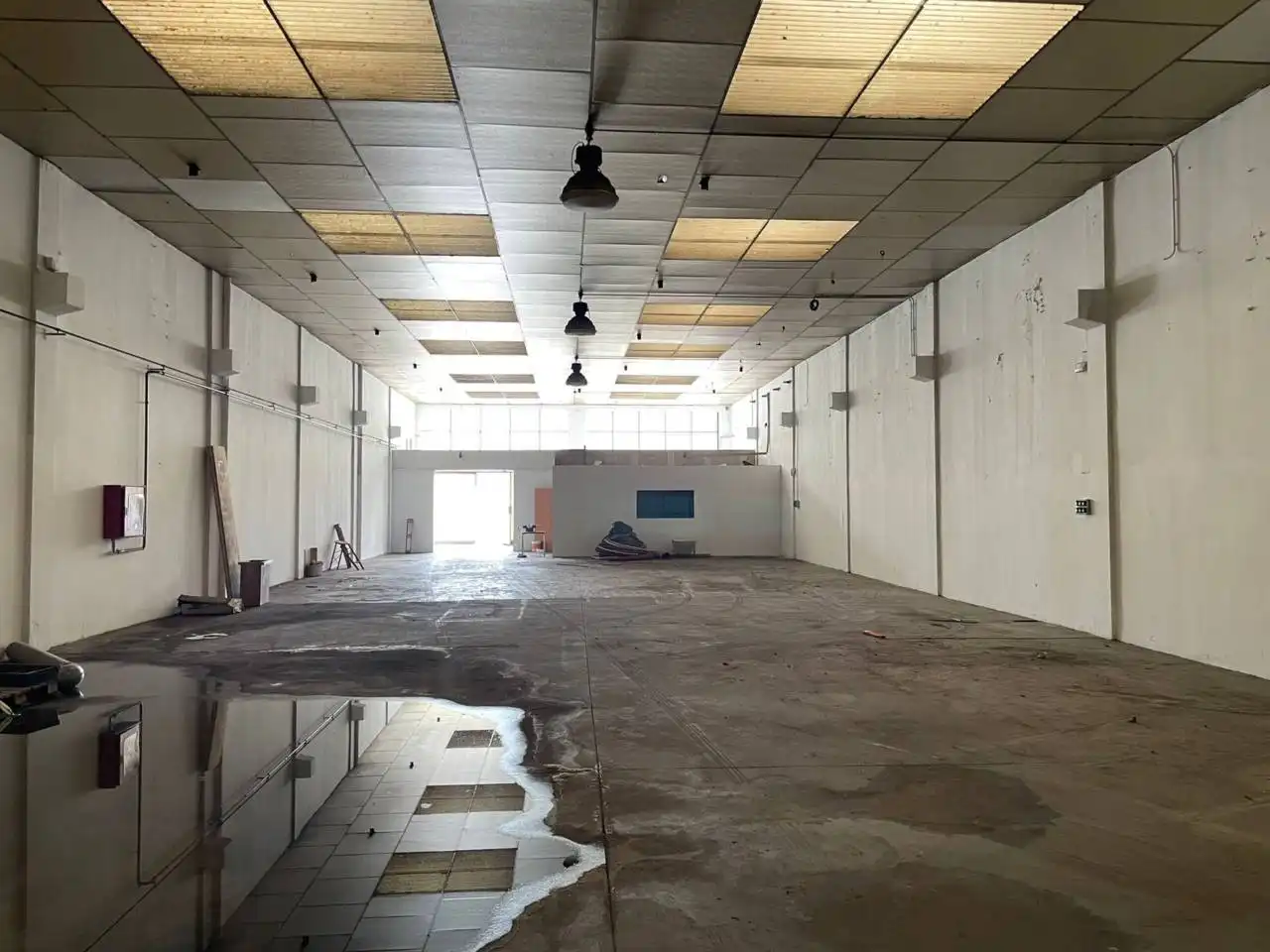 Nave industrial de alquiler en Vic con Alarma