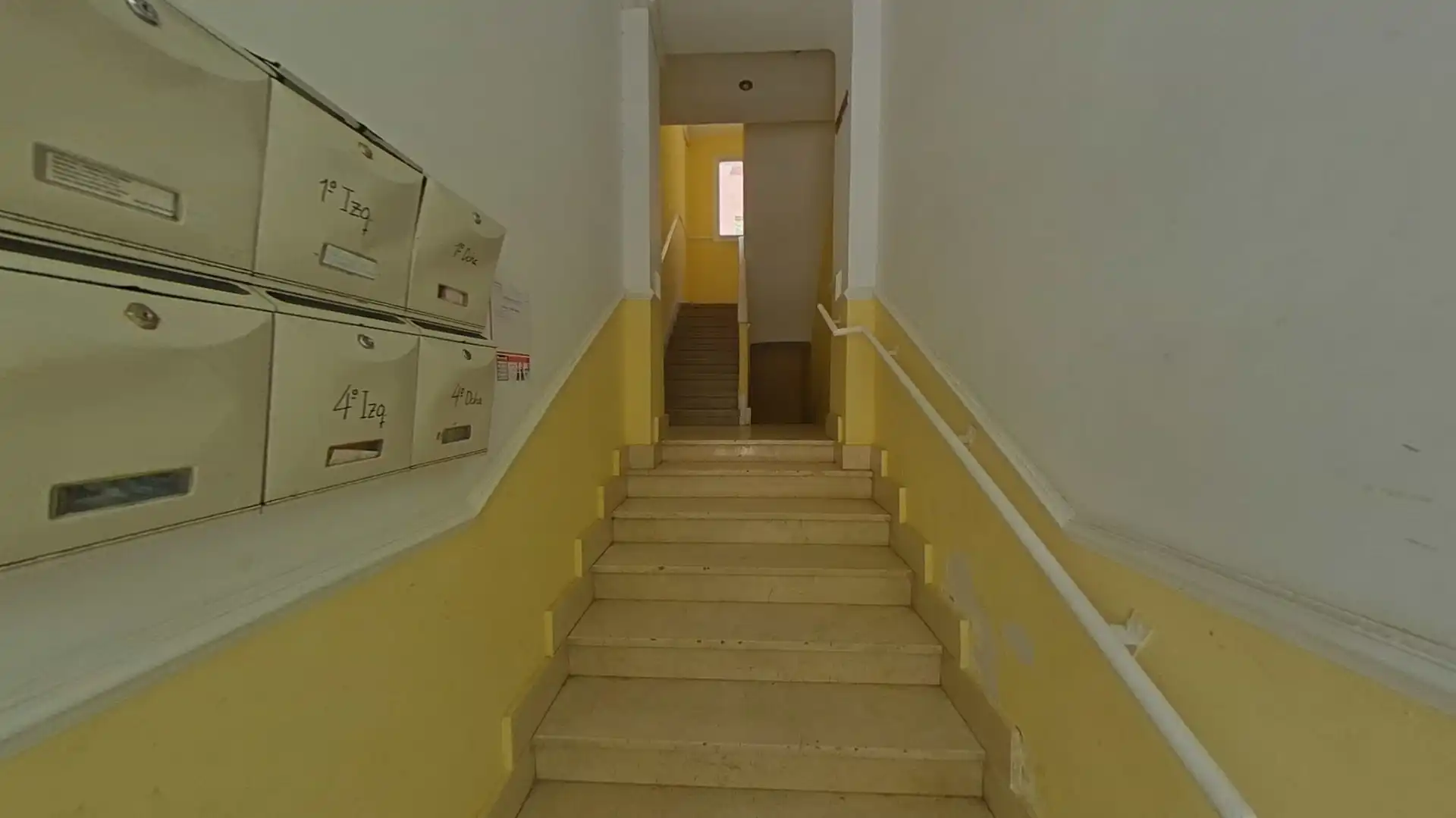 Piso en venta en Madrid con Balcón