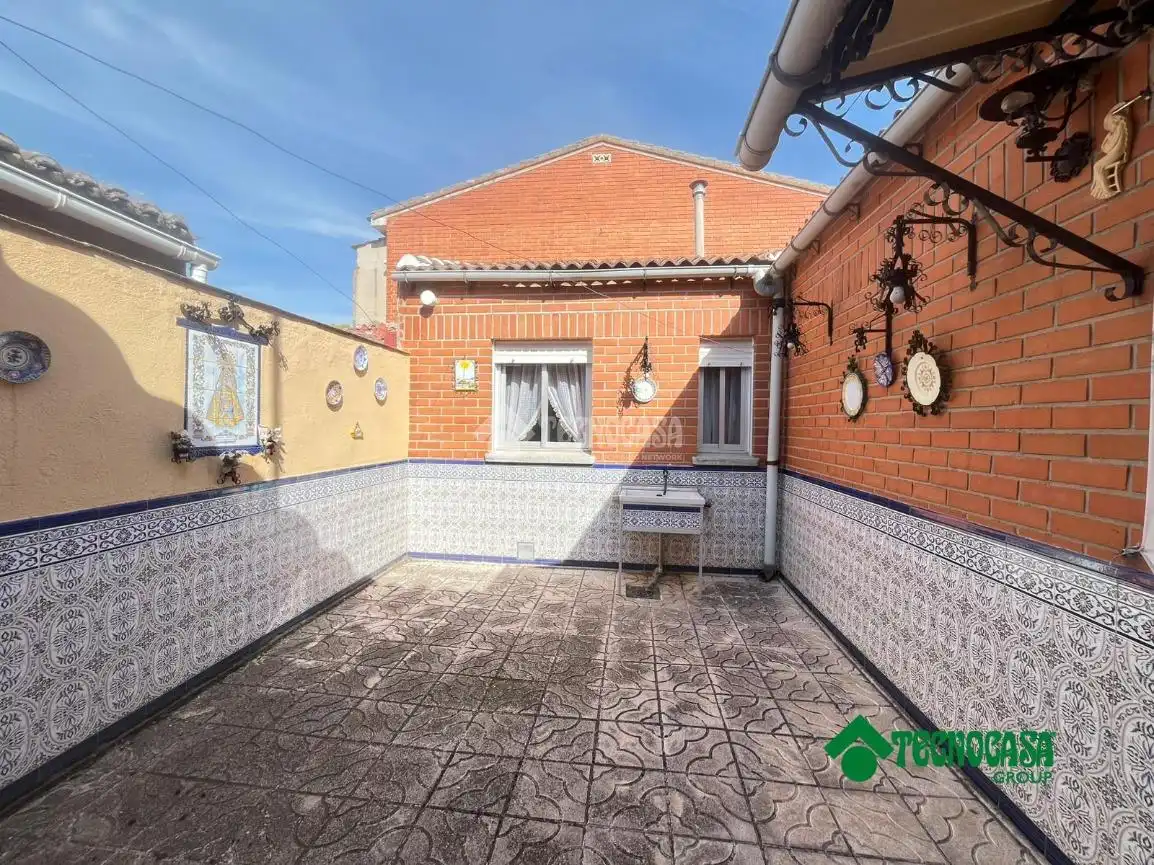 Casa adosada en venta en Santo Domingo-Caudilla