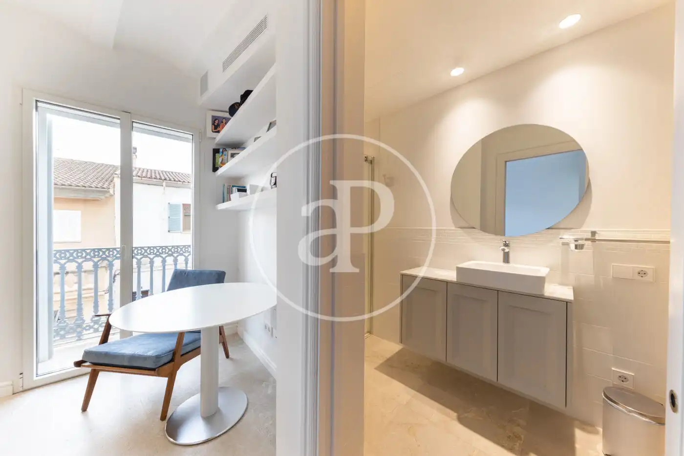 Badezimmer von Einfamilien-Reihenhaus zum Verkauf in  Palma de Mallorca mit Klimaanlage, Heizung und Privatgarten